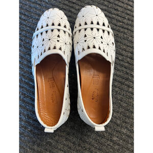 Spring Step Women's Leather Fusaro Flat Shoe White sz 40 (US 9) EUC